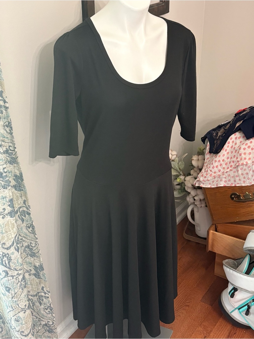 Lularoe Nicole Dress Solid Black Textured sz large Knee Length 3/4 Sleeve